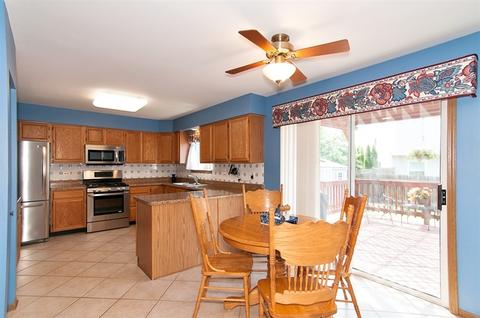 1039 Longford Rd, Bartlett, IL 60103 photo 5