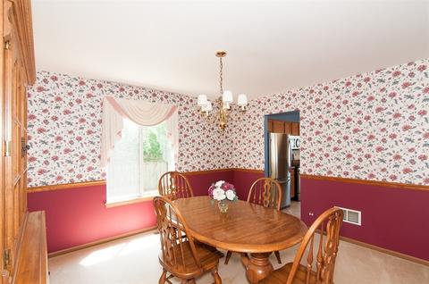 1039 Longford Rd, Bartlett, IL 60103 photo 4