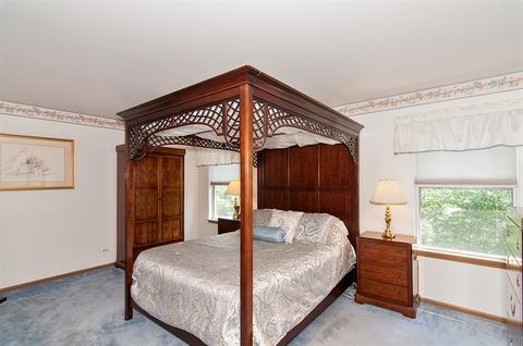 1039 Longford Rd, Bartlett, IL 60103 photo 9