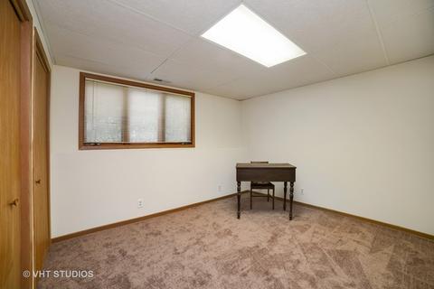 208 Venice Rd, Lakemoor, IL 60051 photo 10