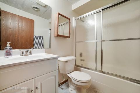 208 Venice Rd, Lakemoor, IL 60051 photo 13