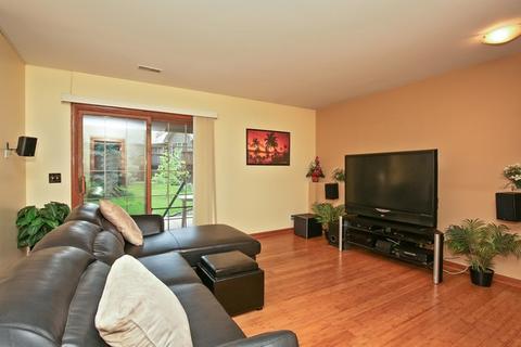 938 Ascot Dr, Elgin, IL 60123 photo 6