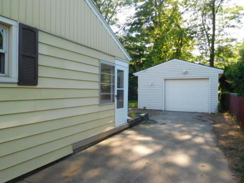 309 Oakdale Ave, Normal, IL 61761 photo 2