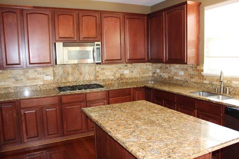 394 Comstock Dr, Elgin, IL 60124 photo 3