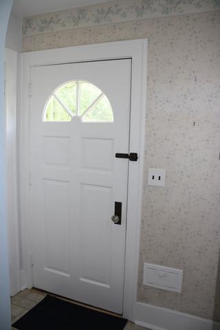 720 E 3rd St, Dixon, IL 61021 photo 2