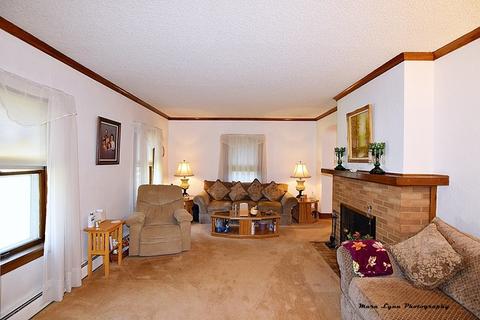348 Sunset Ave, Aurora, IL 60506 photo 2