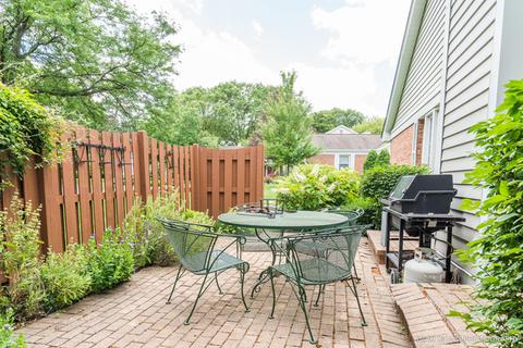 1031 Creekside Dr, Wheaton, IL 60189 photo 14