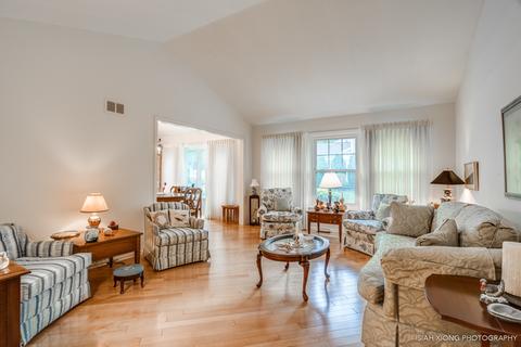 1031 Creekside Dr, Wheaton, IL 60189 photo 7