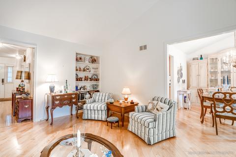 1031 Creekside Dr, Wheaton, IL 60189 photo 8