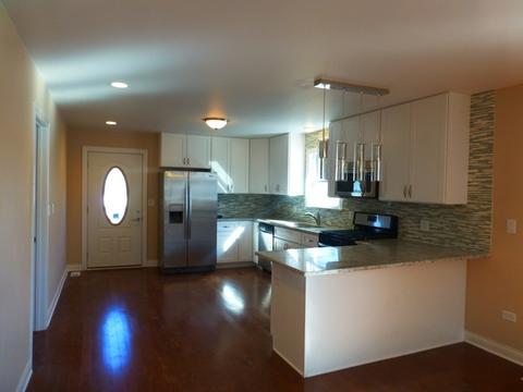 7815 S 78th Ct, Bridgeview, IL 60455 photo 3
