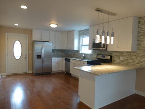 7815 S 78th Ct, Bridgeview, IL 60455 photo 2
