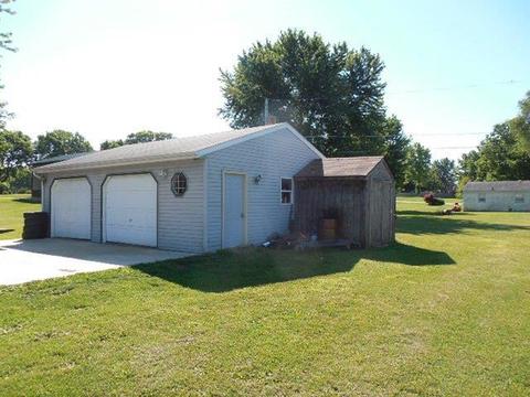 24969 Como Rd, Sterling, IL 61081 photo 2