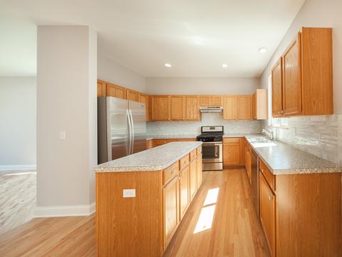 9823 Compton Dr, Huntley, IL 60142 photo 2