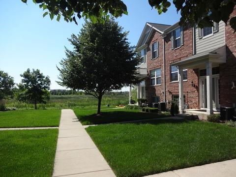 1051 Crane Pointe, Elgin, IL 60124 photo 2