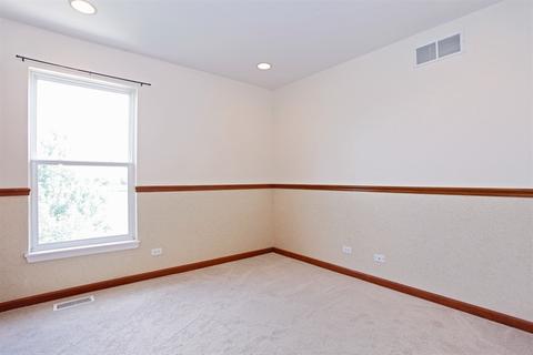 1754 Delta Dr, Aurora, IL 60503 photo 8