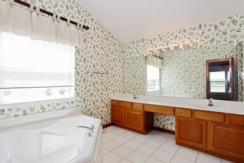 1754 Delta Dr, Aurora, IL 60503 photo 7