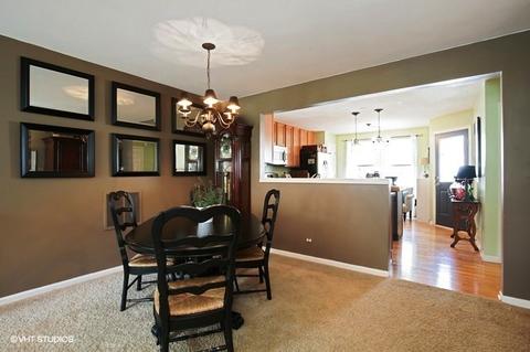 2439 Emily Ln, Elgin, IL 60124 photo 4