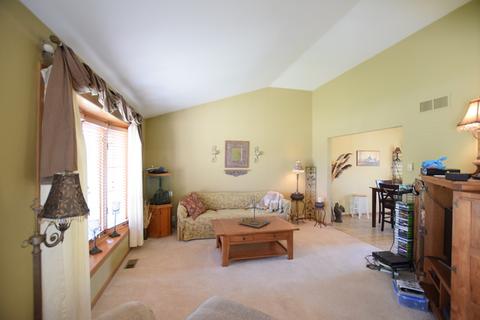 706 Edgewater Dr, Minooka, IL 60447 photo 2