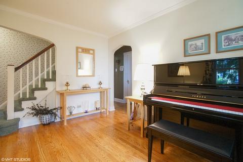 333 Harding Ave, Des Plaines, IL 60016 photo 2