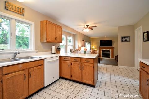 223 Gatewood Ln, Bartlett, IL 60103 photo 7