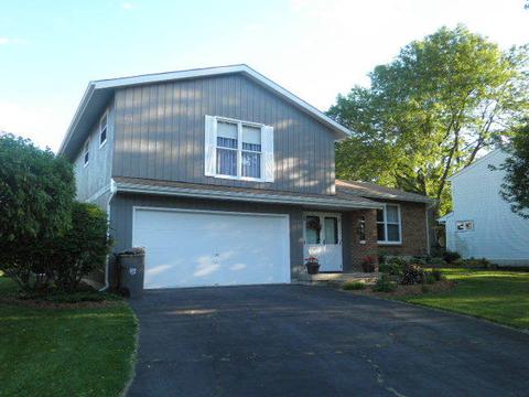 147 Brookside Dr, Elgin, IL 60123 photo 1