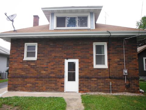 521 E Benton St, Morris, IL 60450 photo 2