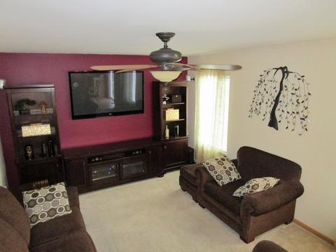 832 Grant Dr, Minooka, IL 60447 photo 2