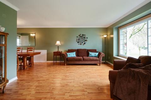 21 Crofton Rd, Oswego, IL 60543 photo 3