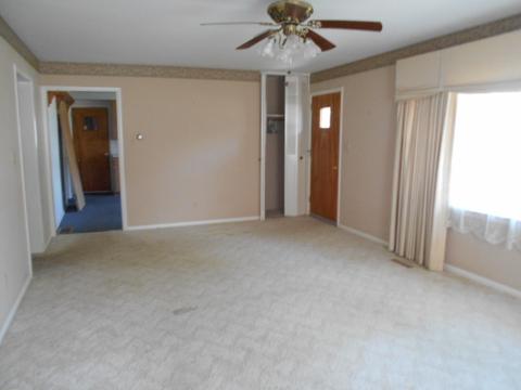 205 W Wall St, Morrison, IL 61270 photo 3