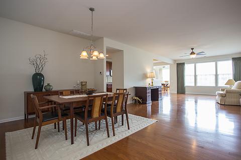 2822 Beacon Point Cir, Elgin, IL 60124 photo 2