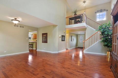 1014 Georgian Pl, Bartlett, IL 60103 photo 2