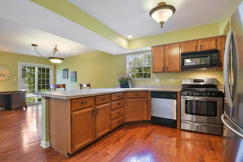 1014 Georgian Pl, Bartlett, IL 60103 photo 4