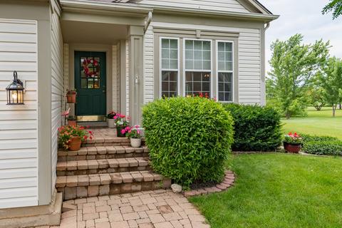1951 Spinnaker Ct, Aurora, IL 60503 photo 2