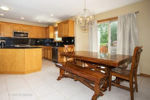 25023 Sandra Ln, Plainfield, IL 60544 photo 4