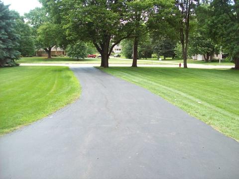 315 S Main St, Walnut, IL 61376 photo 2