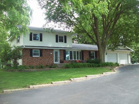 315 S Main St, Walnut, IL 61376 photo 1