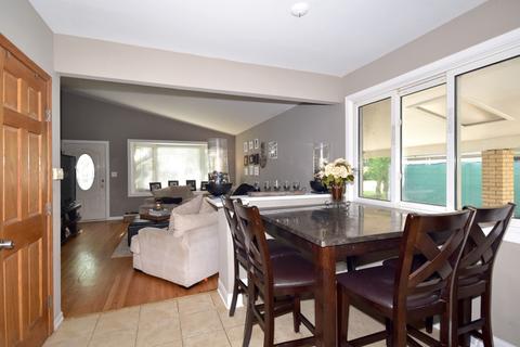 726 N Highview Ave, Addison, IL 60101 photo 9