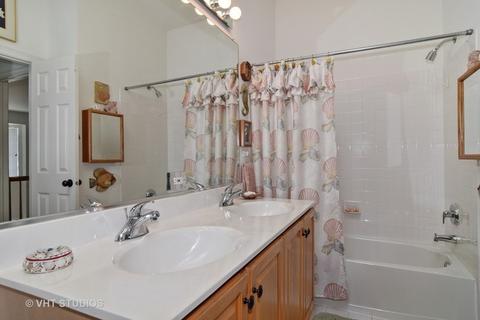 1290 Horseshoe Ct, Bartlett, IL 60103 photo 13
