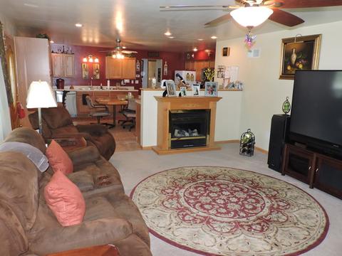 260 S 1st St, Kankakee, IL 60901 photo 3