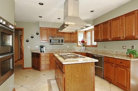 800 Fairway View Dr, Algonquin, IL 60102 photo 4