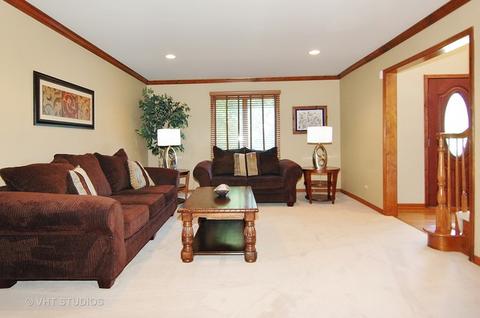 800 Fairway View Dr, Algonquin, IL 60102 photo 3