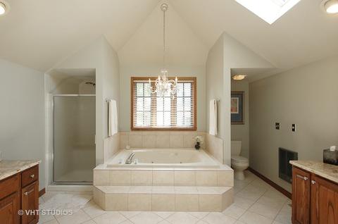 800 Fairway View Dr, Algonquin, IL 60102 photo 13