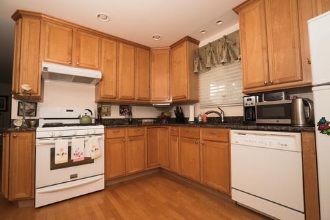 411 S Wolf Rd, Wheeling, IL 60090 photo 7