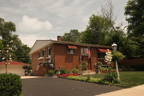 411 S Wolf Rd, Wheeling, IL 60090 photo 2