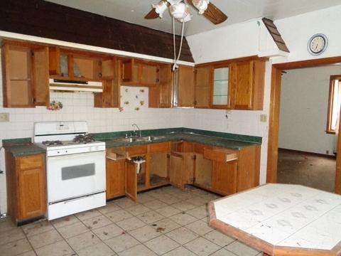 222 5th St, Aurora, IL 60505 photo 4