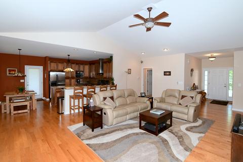 3511 W Beach Dr, Mchenry, IL 60050 photo 4