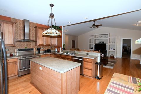 3511 W Beach Dr, Mchenry, IL 60050 photo 8