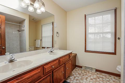 1 S731 Carrol Gate Rd, Wheaton, IL 60189 photo 13