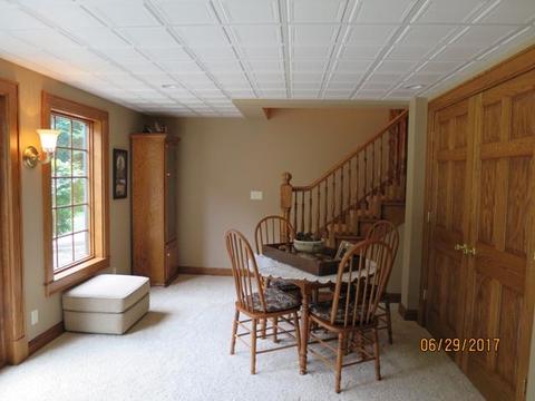 31 Wright Dr, Utica, IL 61373 photo 6
