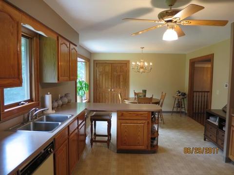 31 Wright Dr, Utica, IL 61373 photo 8